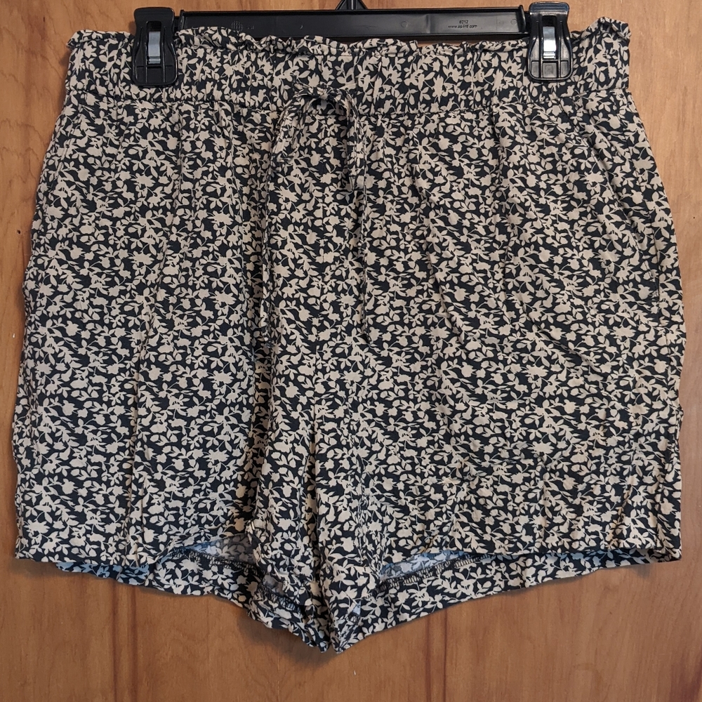 COPY - Floral Banana Republic Factory Shorts, Blue and Cream, M